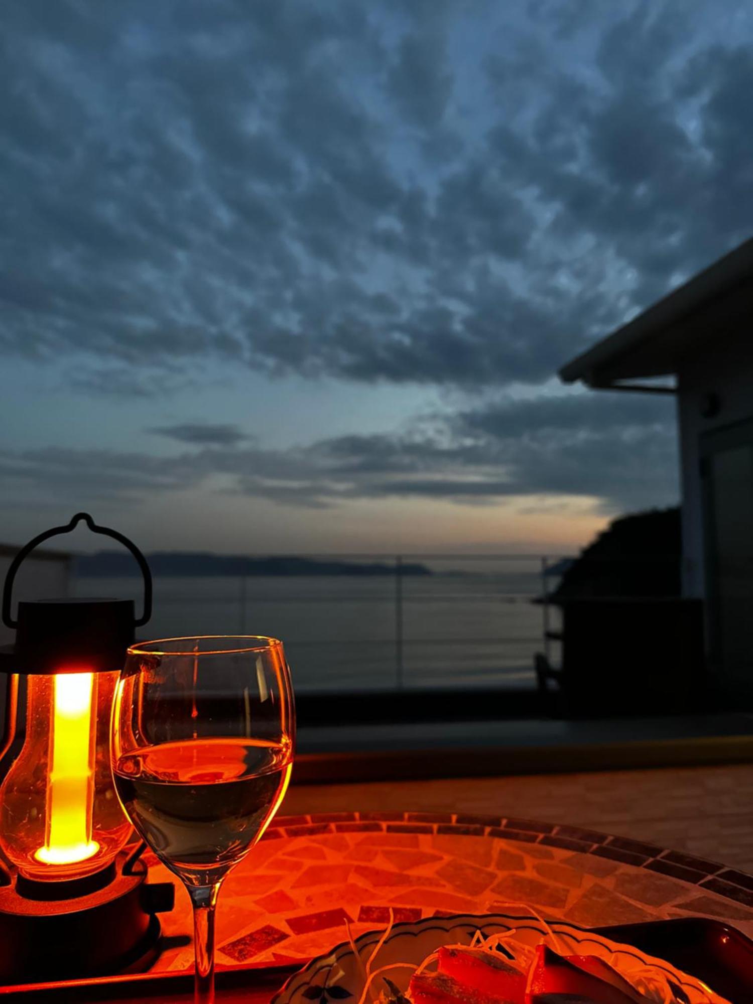 Uogashi 7070 Ocean View Apartment Naoshima Exterior foto